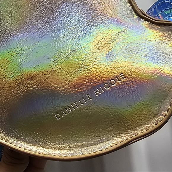 🐠 Flounder Danielle Nicole Crossbody NWOT - Picture 4 of 6